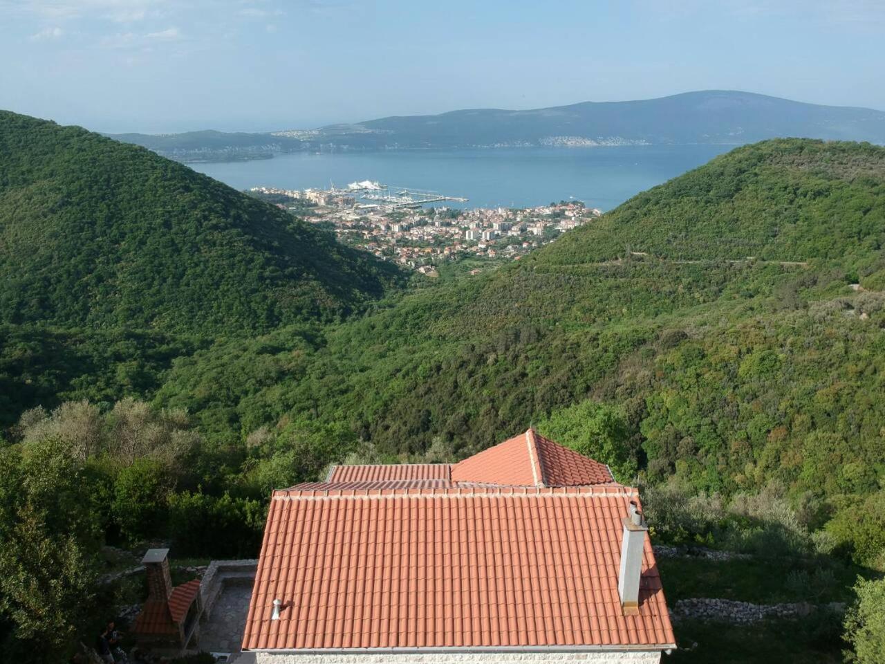 Casa Di Lukovic II Villa Tivat Exterior photo